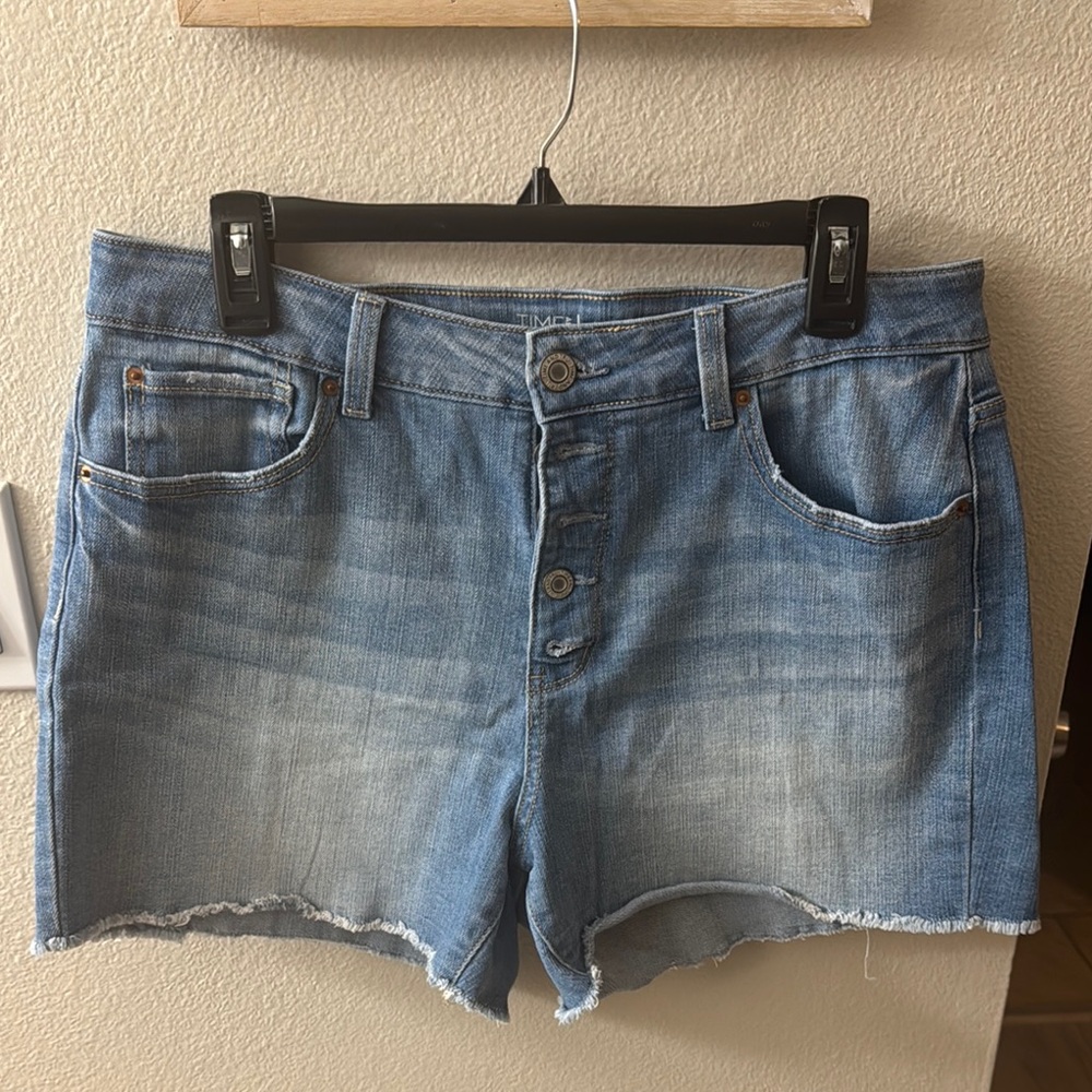 Time and Tru Blue Jean Shorts Classic Style